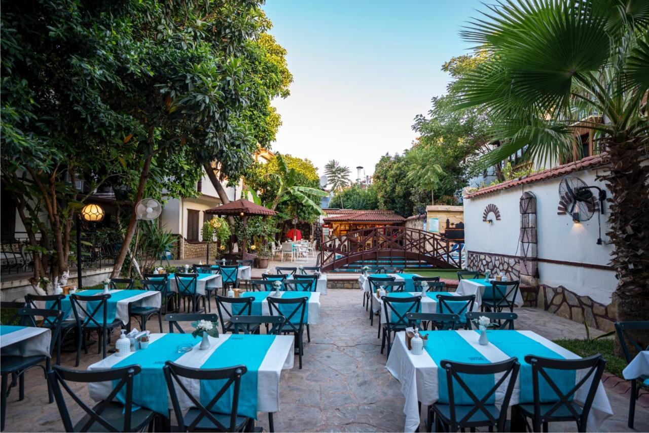 Castle Old Town Hotel Antalia Esterno foto