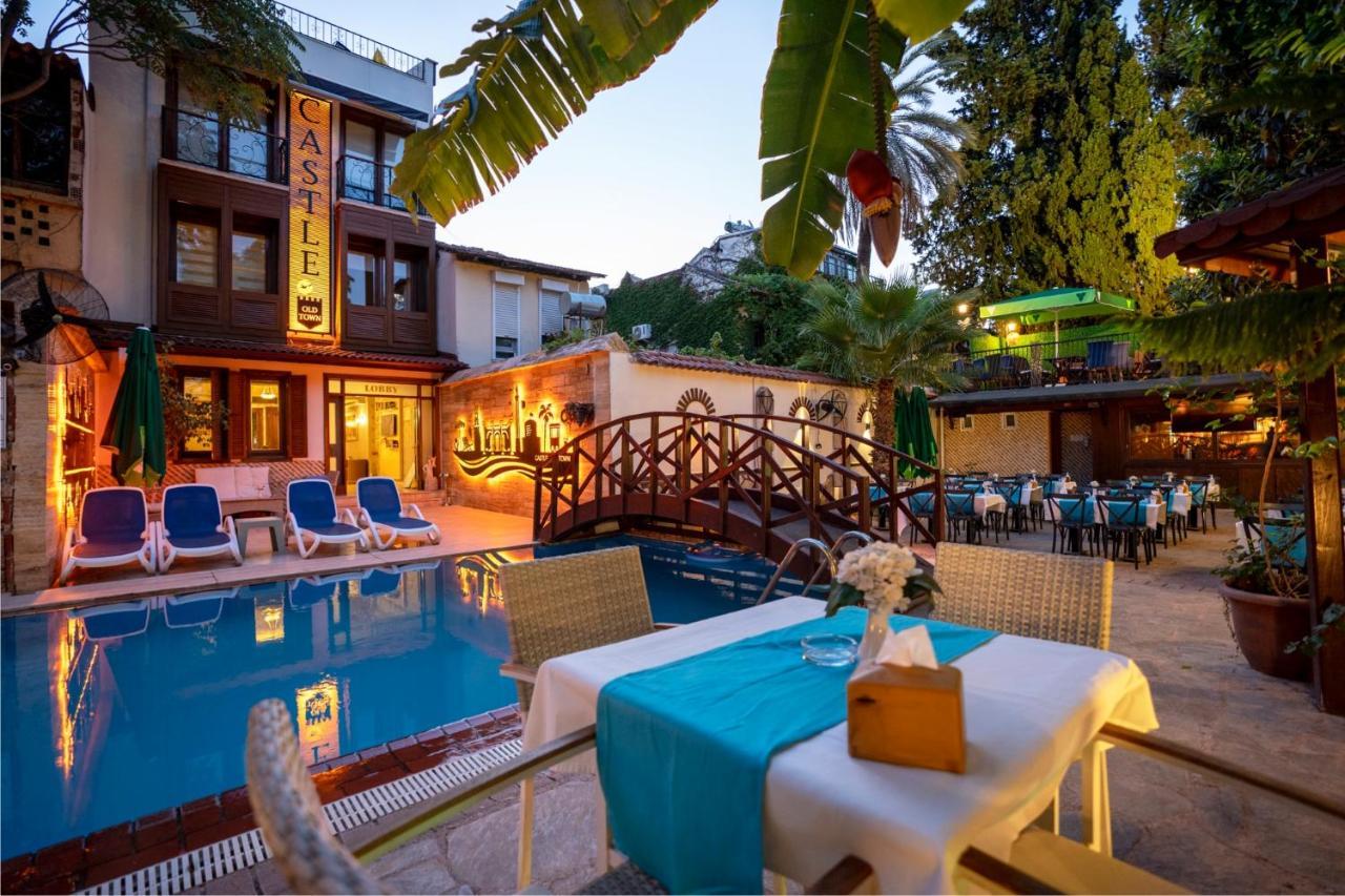 Castle Old Town Hotel Antalia Esterno foto