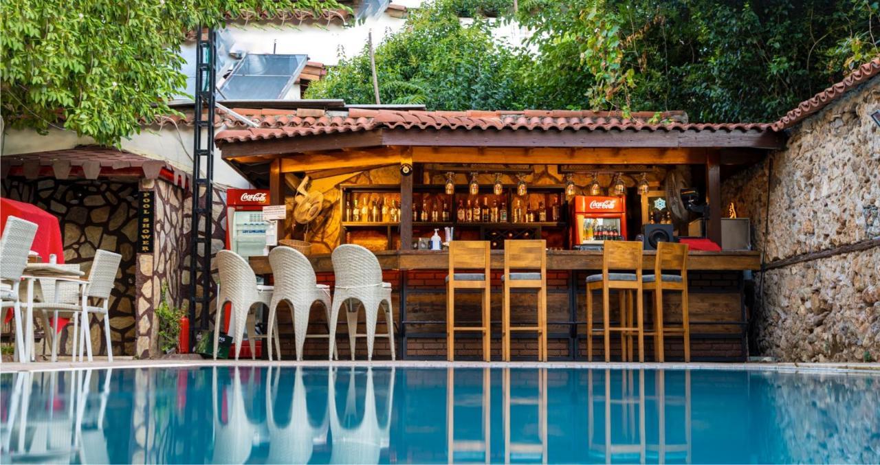 Castle Old Town Hotel Antalia Esterno foto