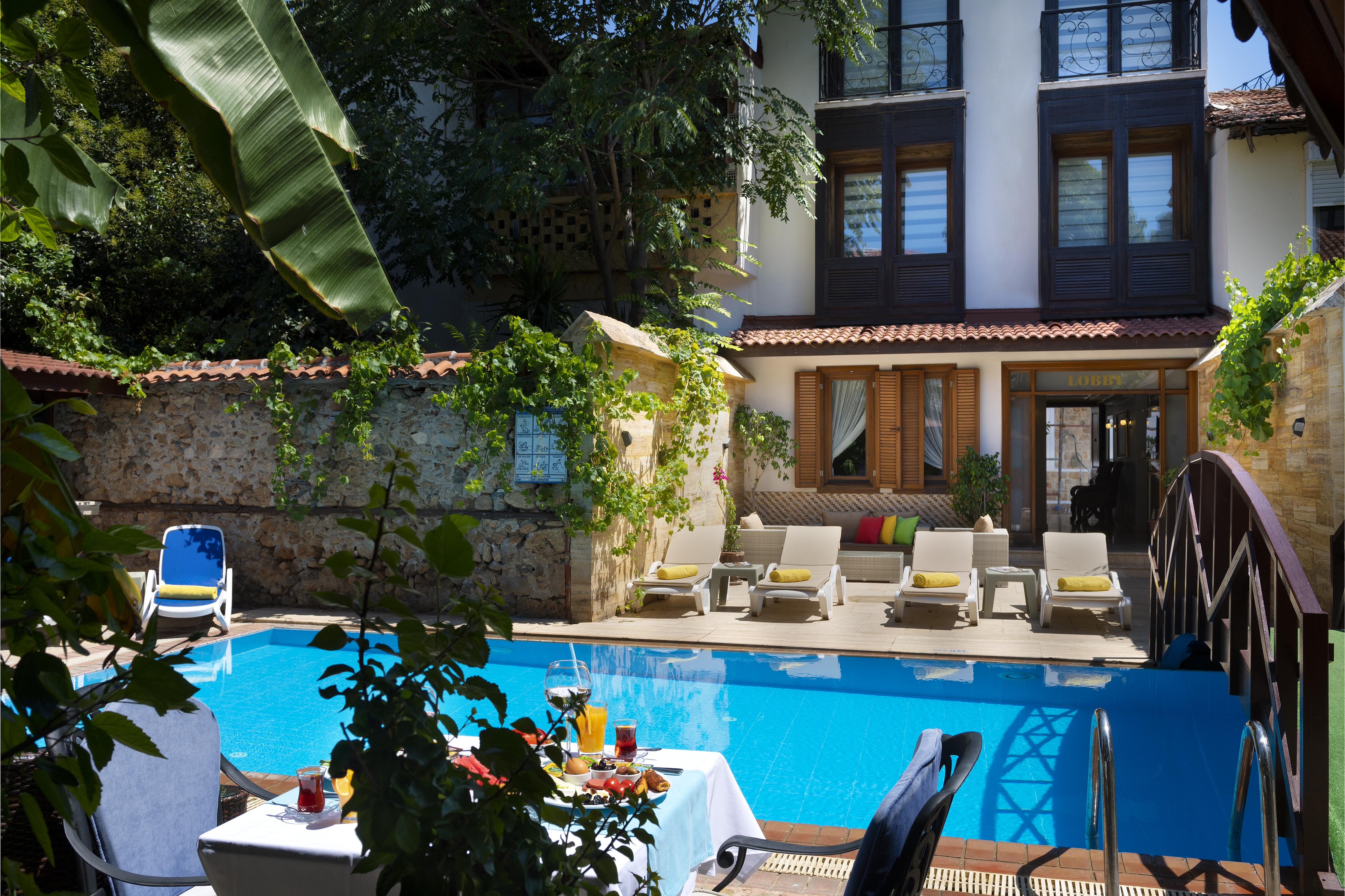 Castle Old Town Hotel Antalia Esterno foto