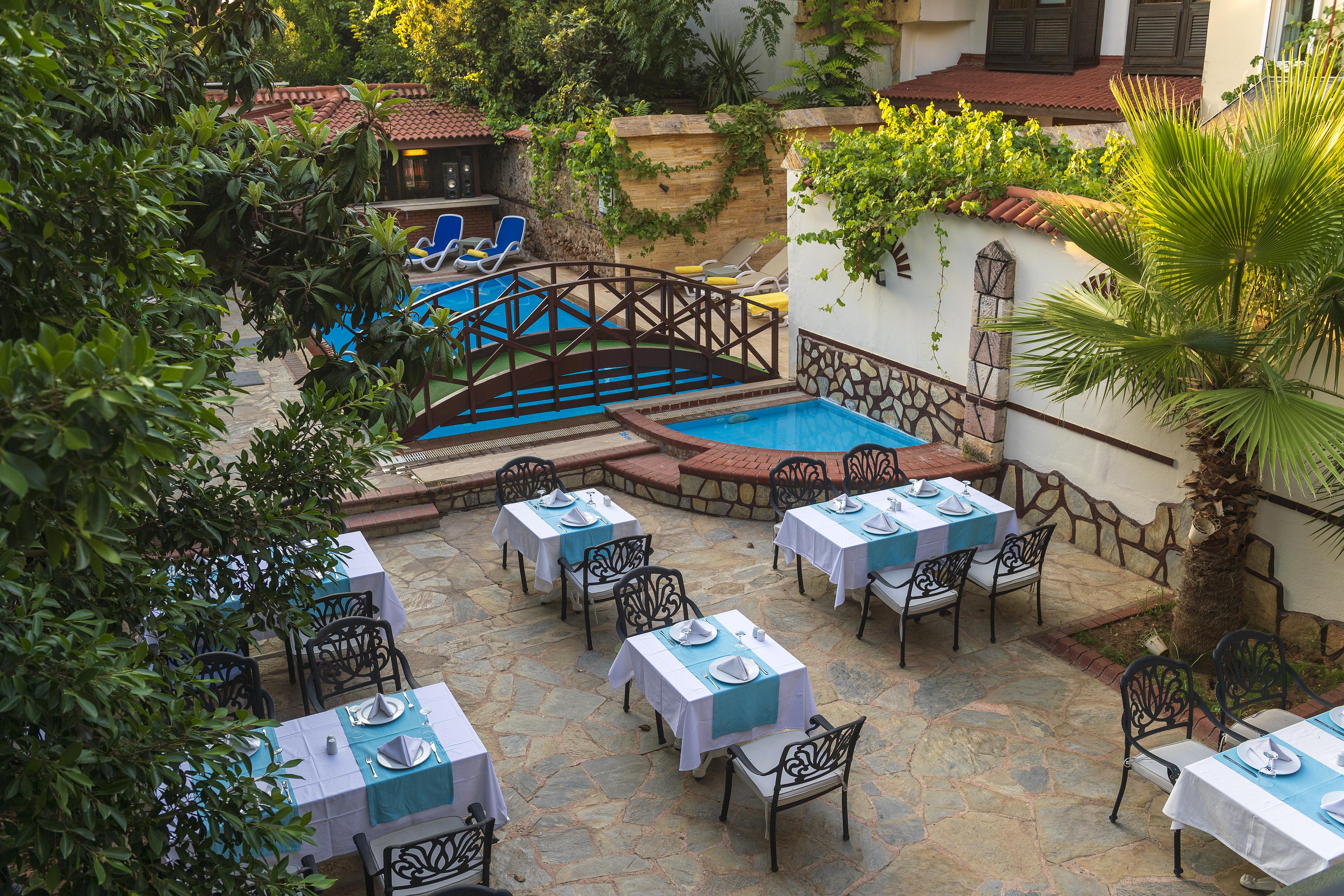 Castle Old Town Hotel Antalia Esterno foto