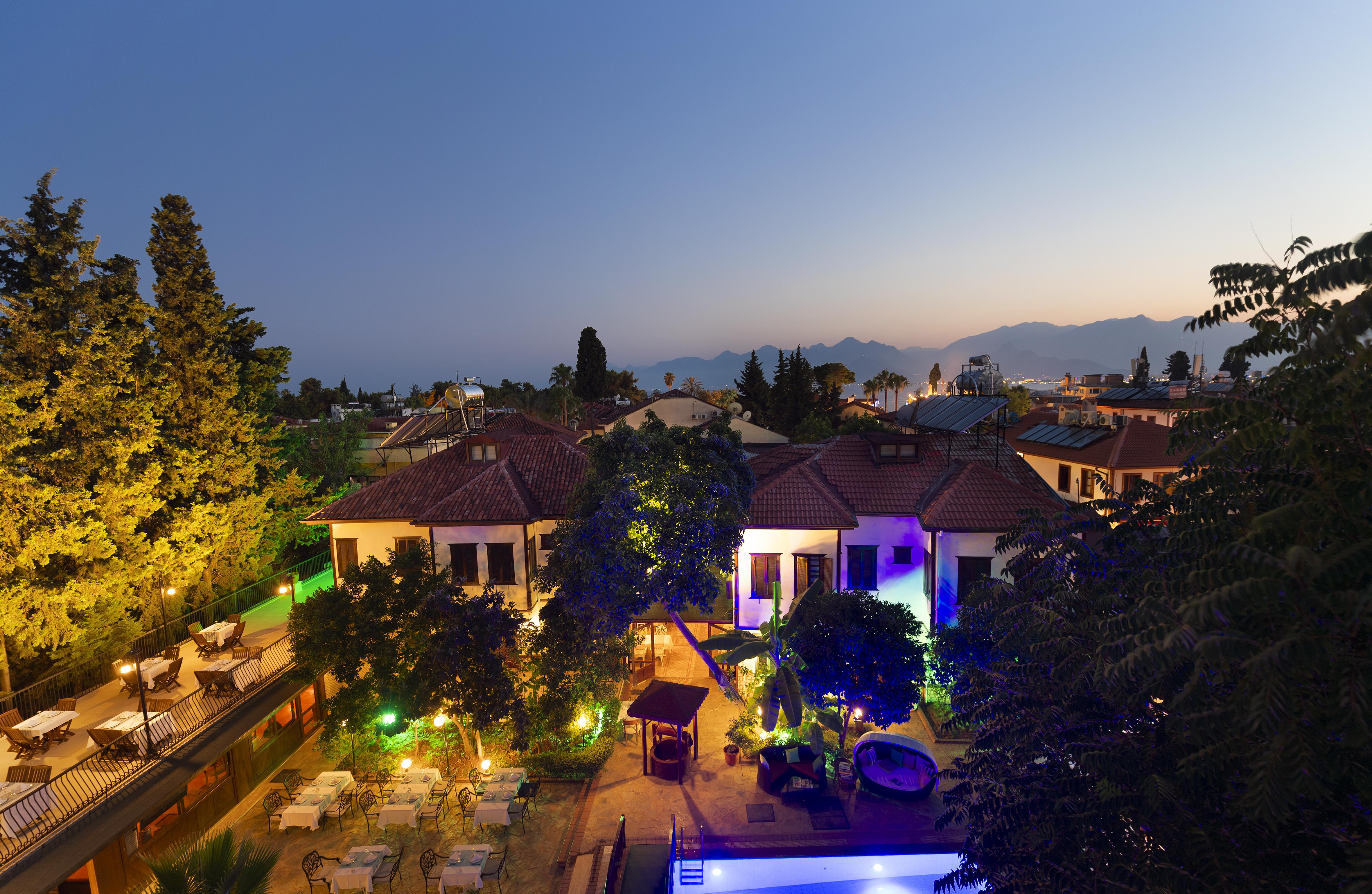 Castle Old Town Hotel Antalia Esterno foto